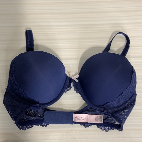 Bundle of 3 Victoria’s Secret Bras - Picture 3 of 8